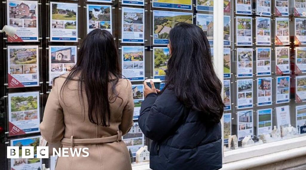 UK house prices fall as Iran war uncertainty dampens demand