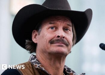 US Army pilots who flew near Kid Rock's home suspended and then reinstated within hours