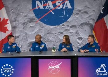 'Unbelievable adventure': Artemis II crew describes journey