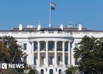 White House staff told not to place bets on prediction markets