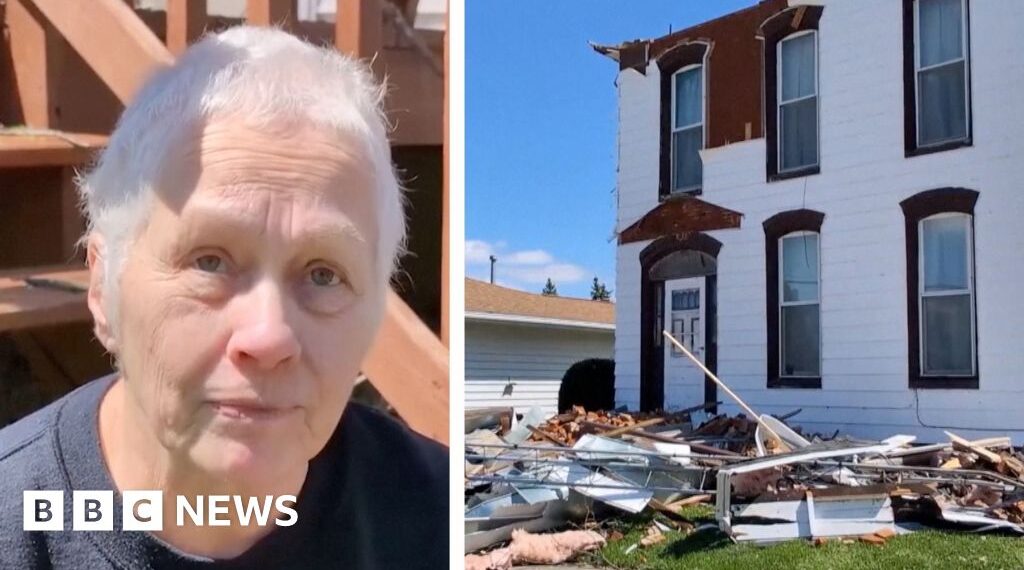 Widespread damage as storm spreads through midwestern US