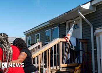 Woman and child jumped off roof to escape deadly Louisiana shooting