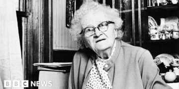 Woman who unlocked the secrets of the stars honoured