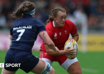 Lleucu George in action for Wales against Scotland at the 2025 Rugby World Cup