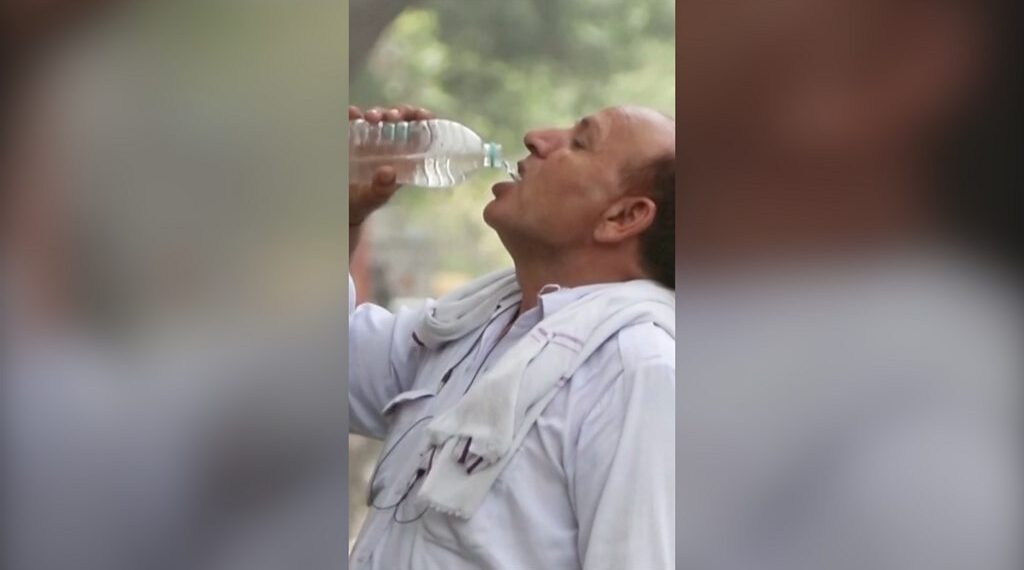 'Blistering heat' in Delhi as temperatures reach 45C