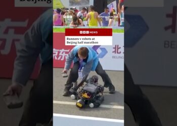 Runners v robots at Beijing half marathon. #China #Beijing #Robots #BBCNews