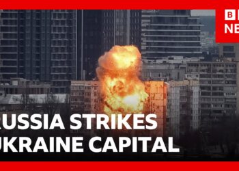 Russia strikes Kyiv ahead of US-Ukraine peace talks | BBC News