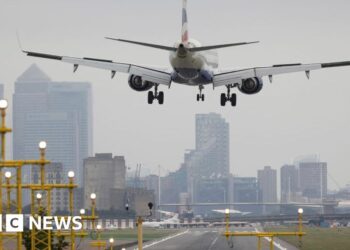 Airlines can cancel flights in advance over fuel shortages under new plans