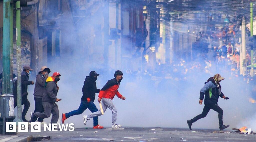 Anti-government demonstrators and police clash in Bolivia