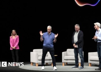 Apple to pay $250m to US iPhone buyers over AI features lawsuit