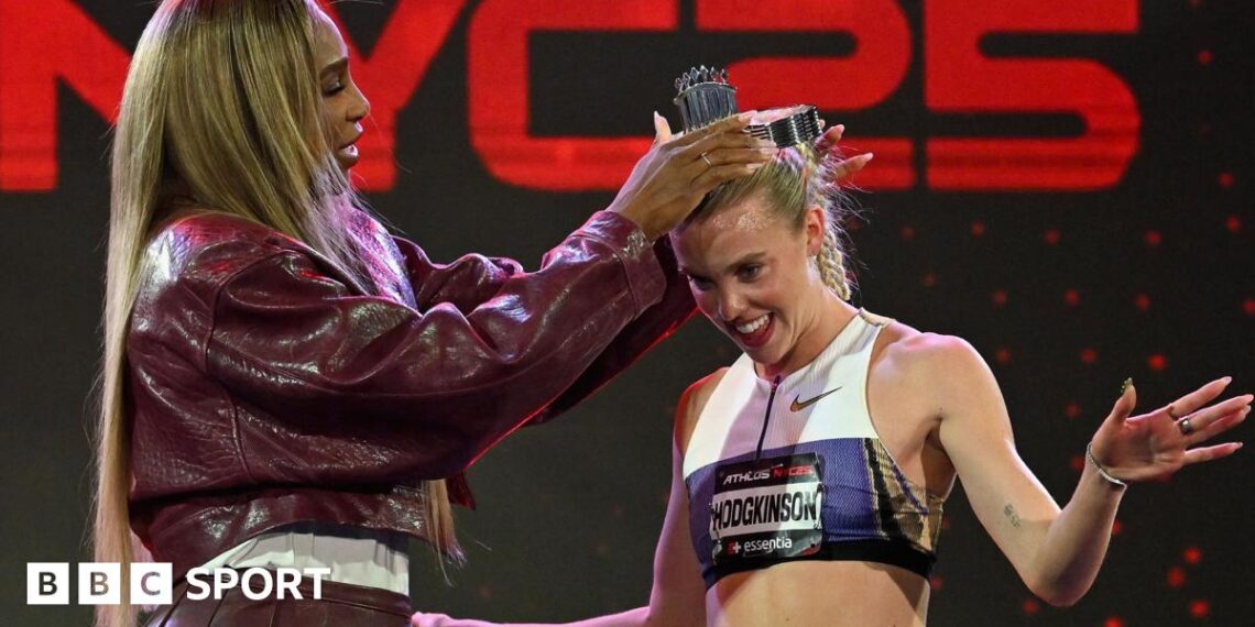 Keely Hodgkinson is presented with a Tiffany & Co crown by Serena Williams after winning the women's 800m at Athlos in 2025