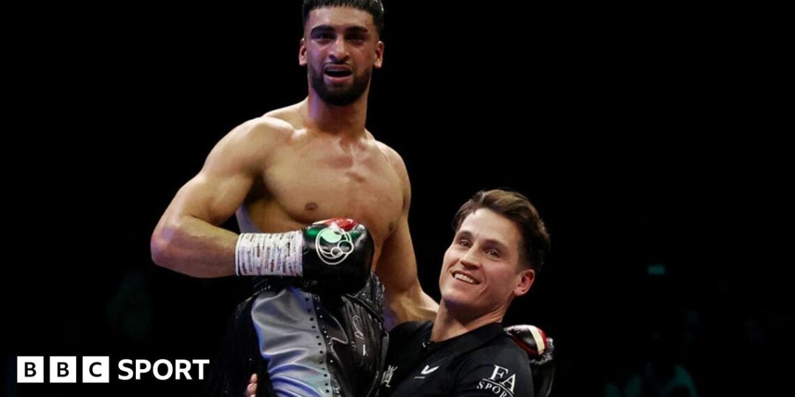 Oleksandr Usyk and Rico Verhoeven face off