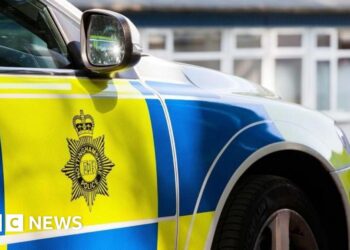 Car crashes into 'multiple pedestrians' in Arnold town centre