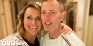 Contact with British couple held in Iran cut off, family says