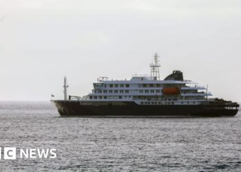 Cruise ship with hantavirus outbreak to sail to Canary Islands