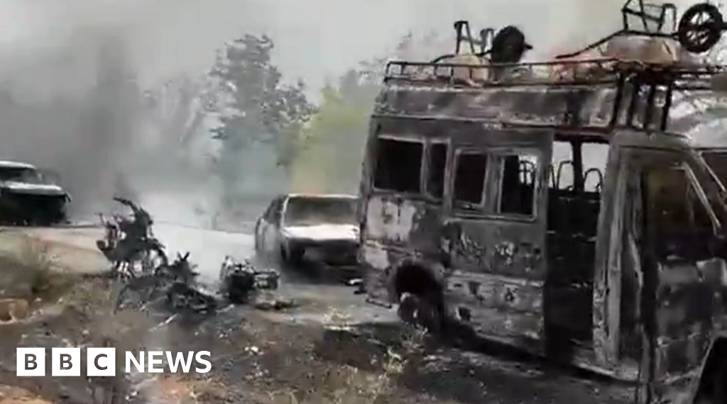 Dozens of vehicles burnt as Mali jihadists enforce blockade ahead of Eid holiday
