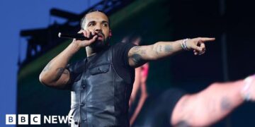 Drake surprise drops three albums and mentions the Kendrick Lamar beef