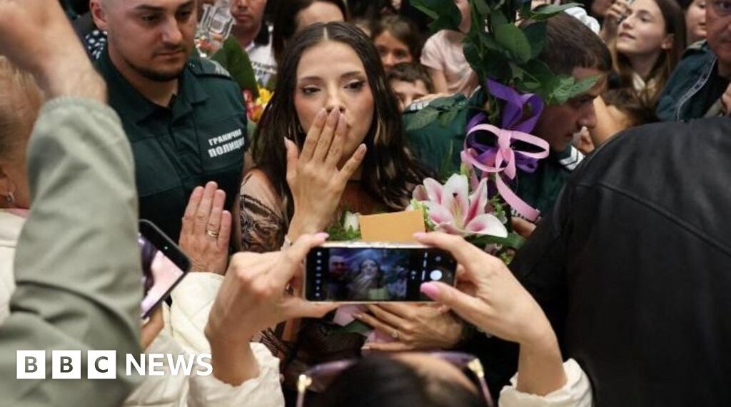 Eurovision winner Dara arrives to screaming fans in Bulgaria