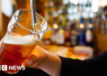 Gas tax: How beer fuelled a debate on Australia's energy giants