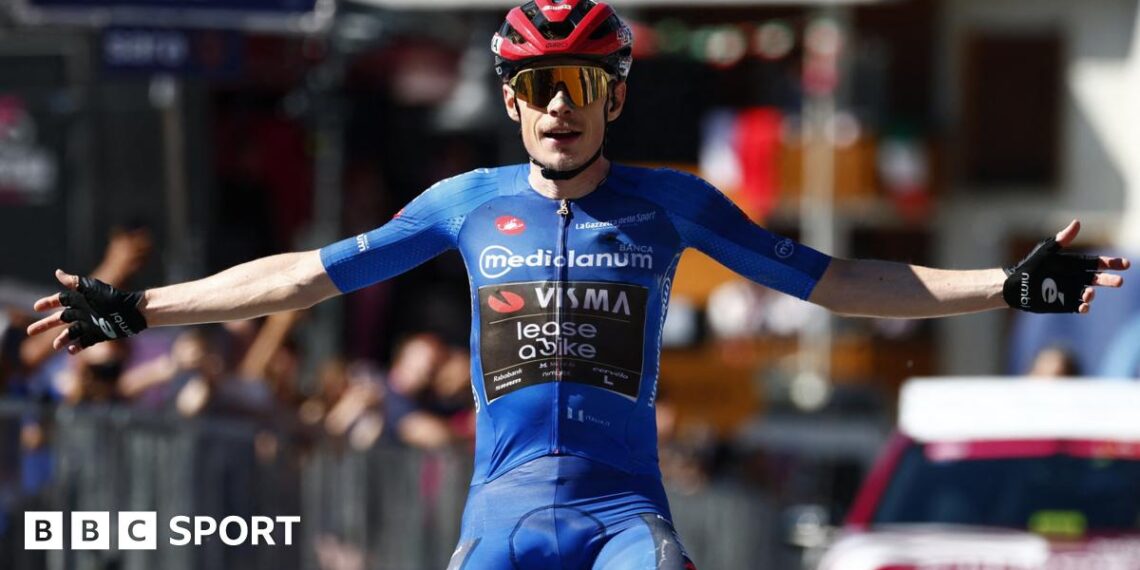 Jonas Vingegaard celebrates winning stage 14 of 2026 Giro d'Italia