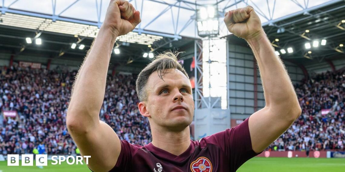Lawrence Shankland celebrates