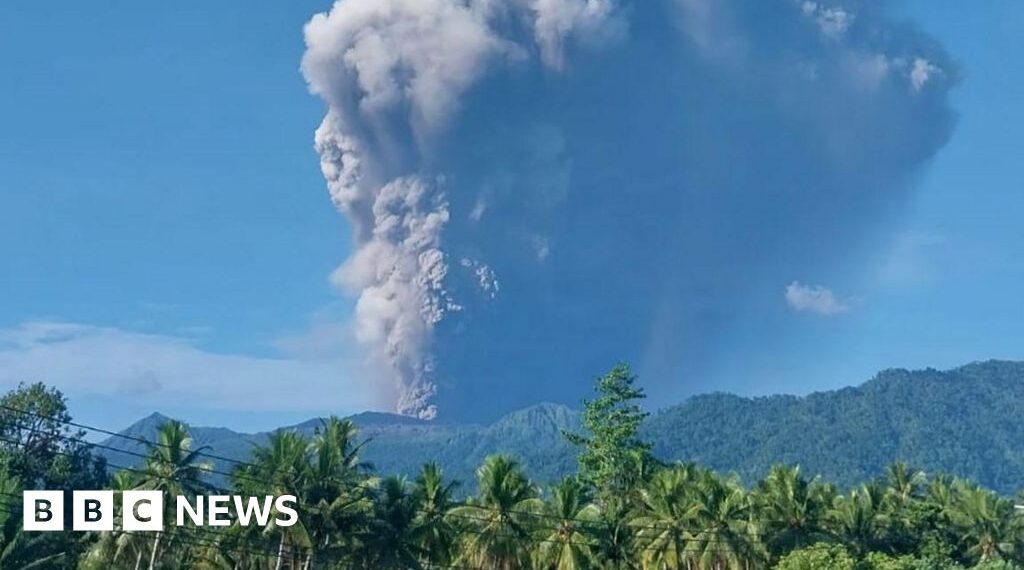 I led hikers up an Indonesian volcano - and then it erupted