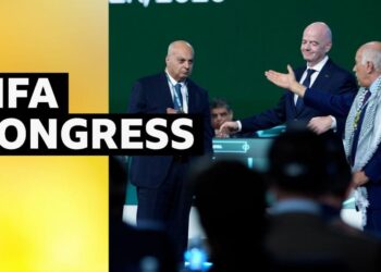 Palestine FA president refuses to shake hands with Israeli FA vice-president at Fifa Congress