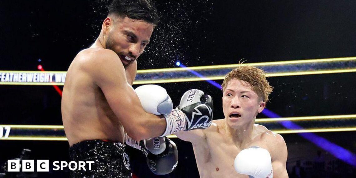 Naoya Inoue punches Ramon Cardenas