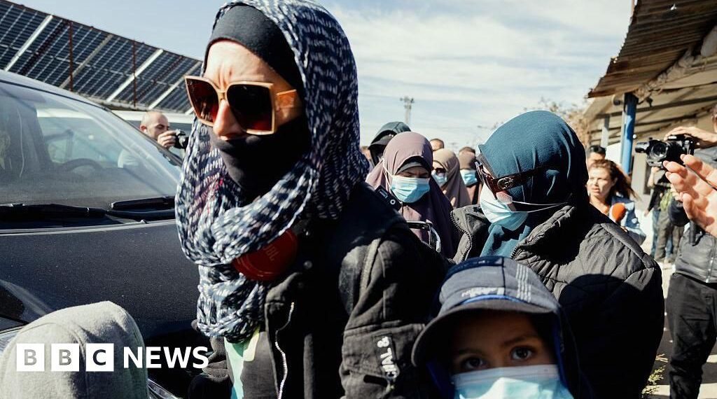 Islamic State-linked women arrive home in Australia from Syria