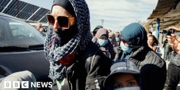 Islamic State-linked women arrive home in Australia from Syria