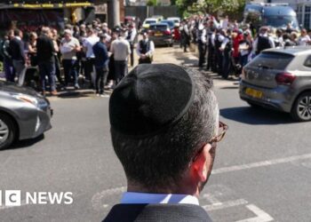 Jews observe first Shabbat after Golders Green attack