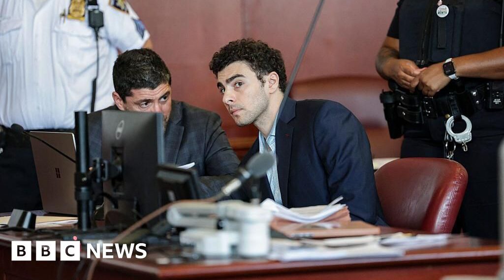 Judge rules gun and writings admissible in Luigi Mangione's state trial