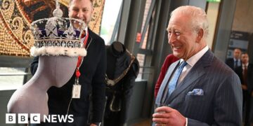 King appears as surprise guest at sold-out Shakespeare play