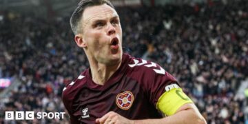Rangers head coach Danny Rohl and Hearts captain and striker Lawrence Shankland