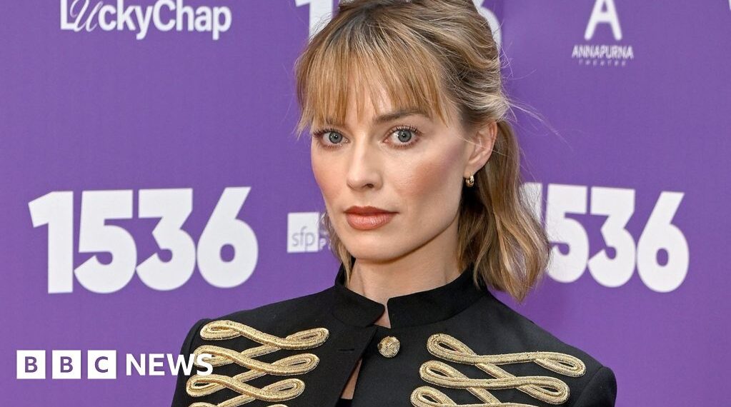 Margot Robbie backs Tudor play 1536: 'Women are still having the same conversations'