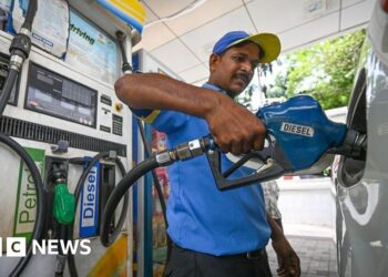 Oil prices jump after US launches new attacks on Iran