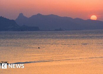 Oil tanker hijacked off coast of Yemen and taken towards Somalia