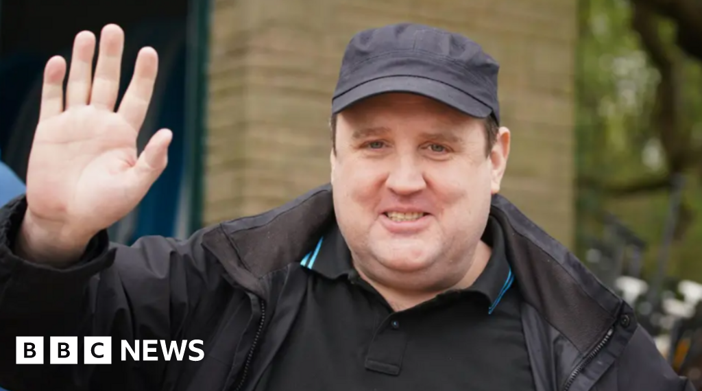 Peter Kay bomb hoax accused removed from court