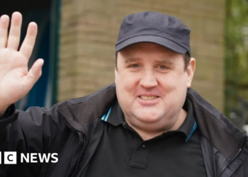 Peter Kay bomb hoax accused removed from court