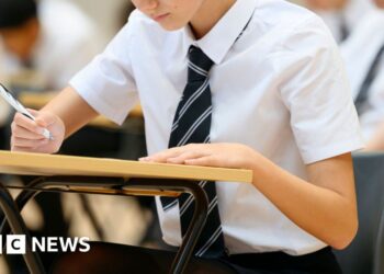 Pupils hopeless and crying after 'poorly worded' Higher Maths exam