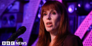 Rayner issues 'last chance' warning to Starmer and backs Burnham to return