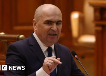 Romanian PM ousted in no-confidence vote