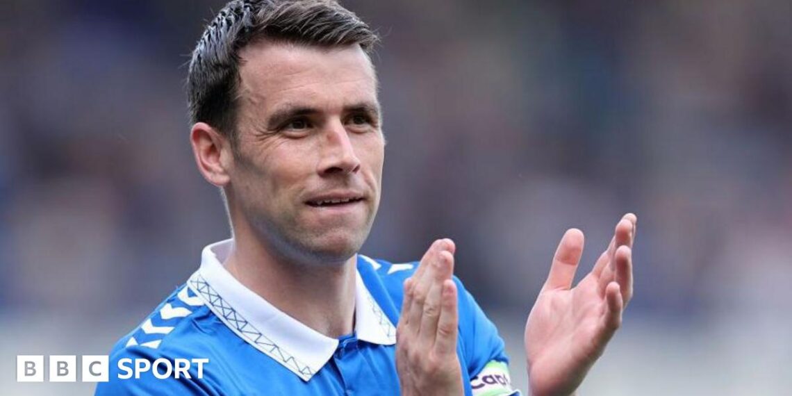 Seamus Coleman claps