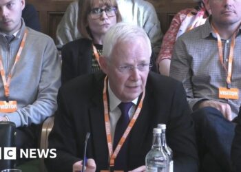 South East Water chair resigns after report into supply issues that left thousands without drinking water