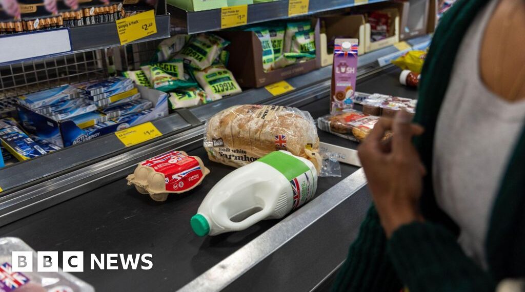 Supermarkets urged to limit food prices by government
