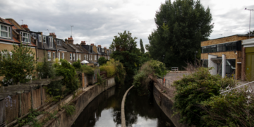The misconnected pipes polluting urban rivers