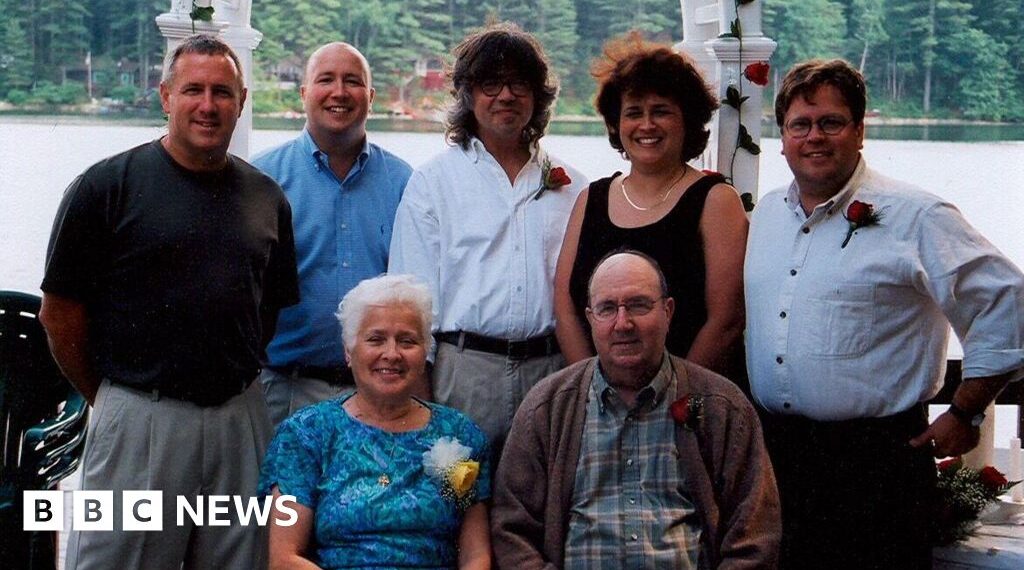 Thousands of 'lost Canadians' have applied for dual citizenship - is Canada ready?