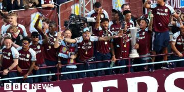 Thousands welcome home triumphant Villa as heroes