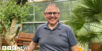Tropical house with thousands of butterflies opens