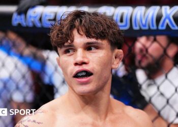 Lone'er Kavanagh before facing Brandon Moreno in Mexico City last month